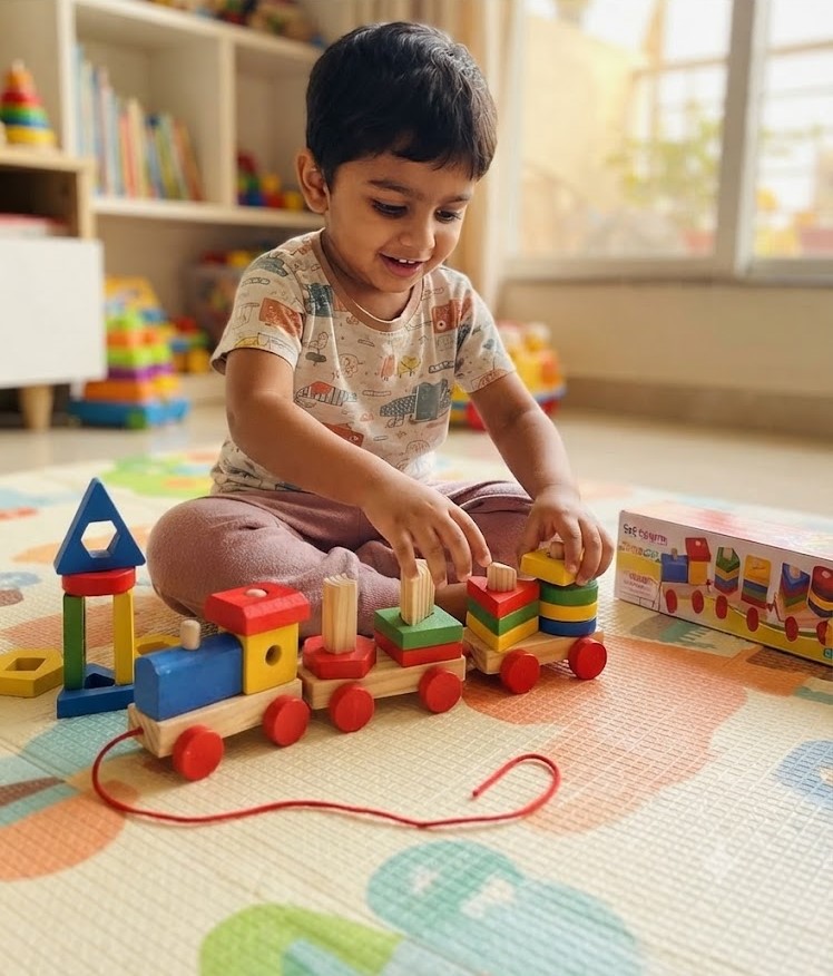 Wooden Shape Sorting Pull Train | Montessori Educational Toy for Kids | Sensory & Fine Motor Skill Development | Shape & Color Recognition Toy